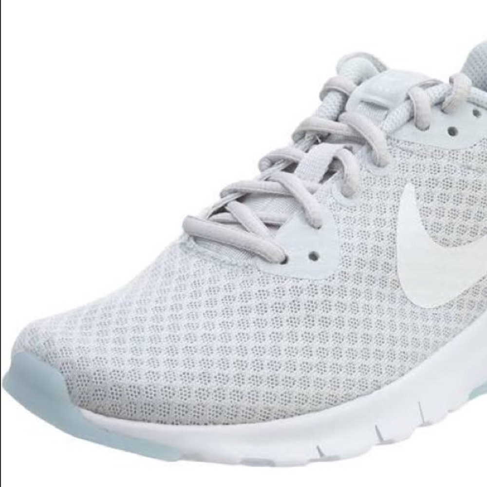 Nike Women Gray White Air Max Motion LW Sneakers